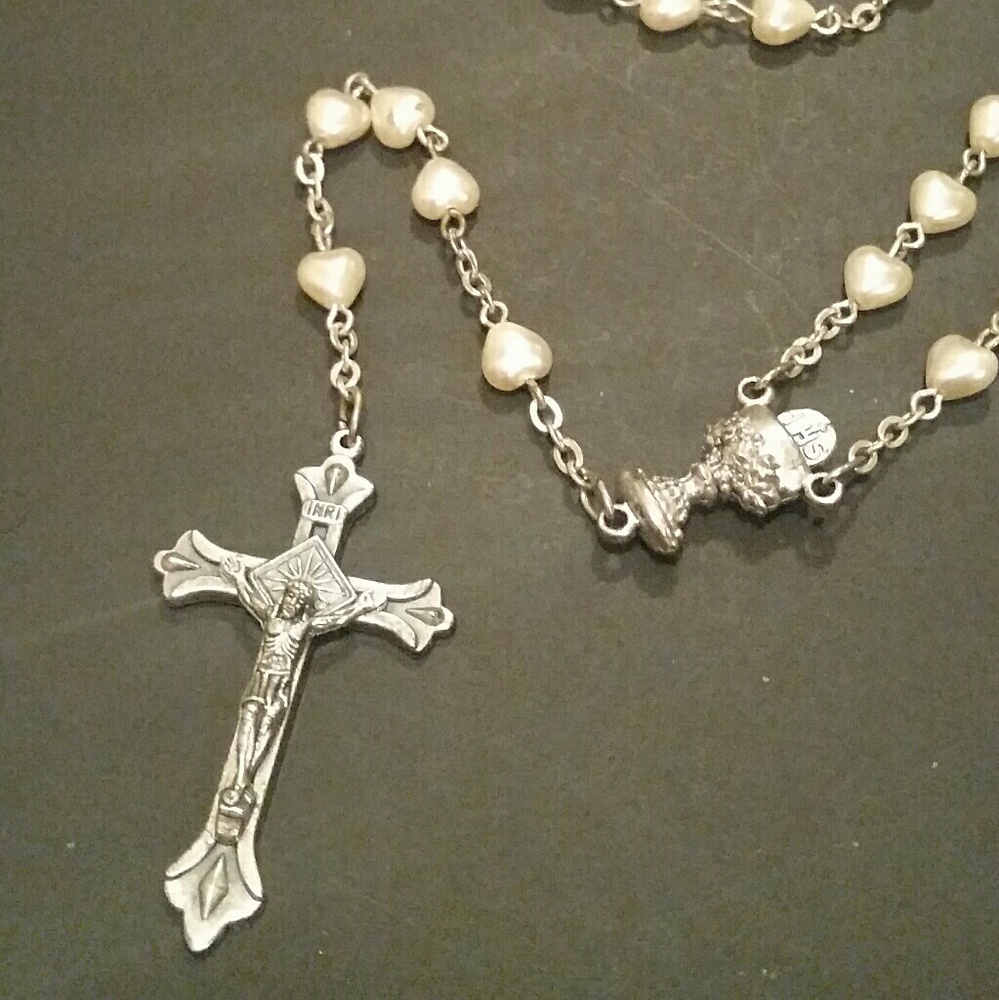 Beautiful Light Pink Pearl Heart Rosary - Picture 2 of 3